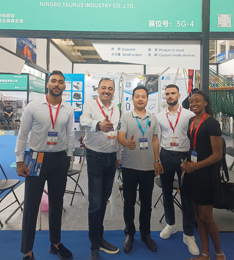 Промышленность Ningbo Taurus принимает участие в ярмарке фабрик в Нинбо